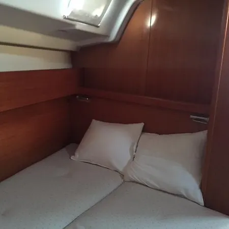 Salitre Boat بوتيل بلايا بلانكا
